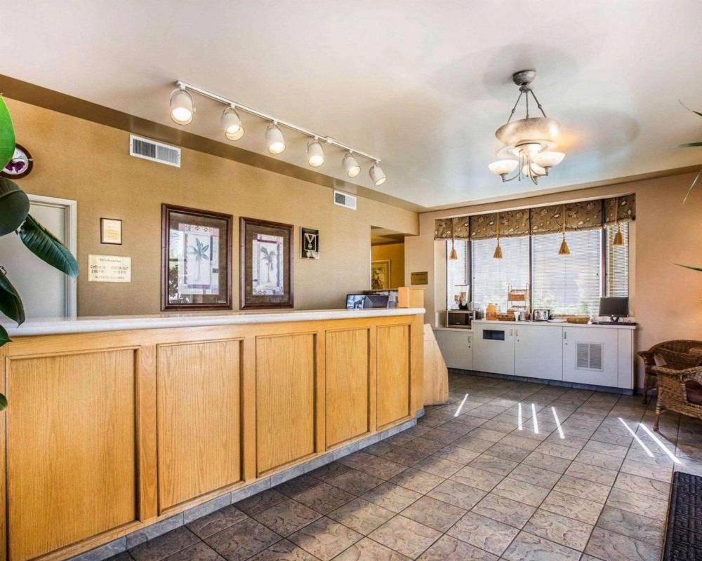 California Inn and Suites Bakersfield